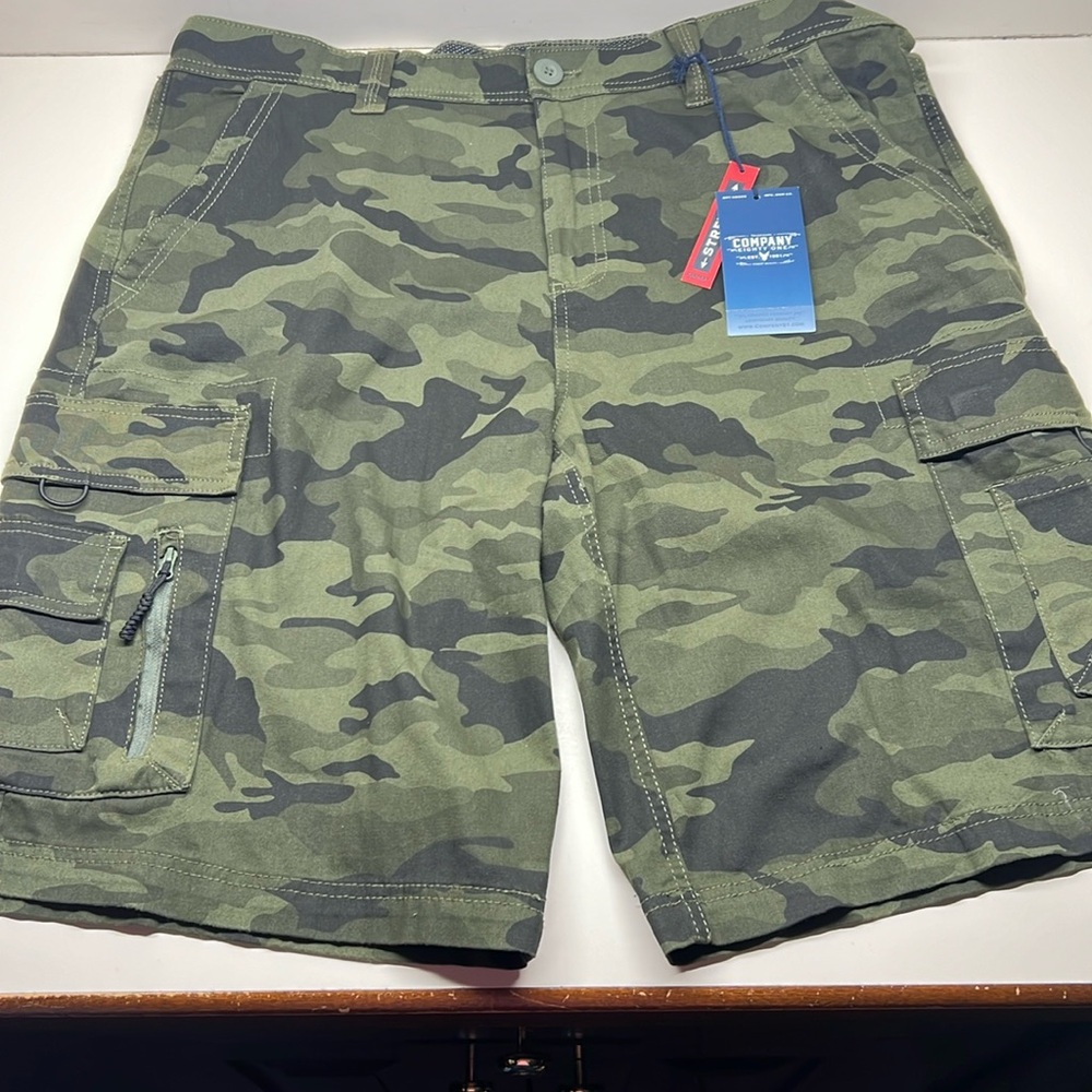 Company Eighty One Olive Camouflage Cargo shorts -XL -nwt’s